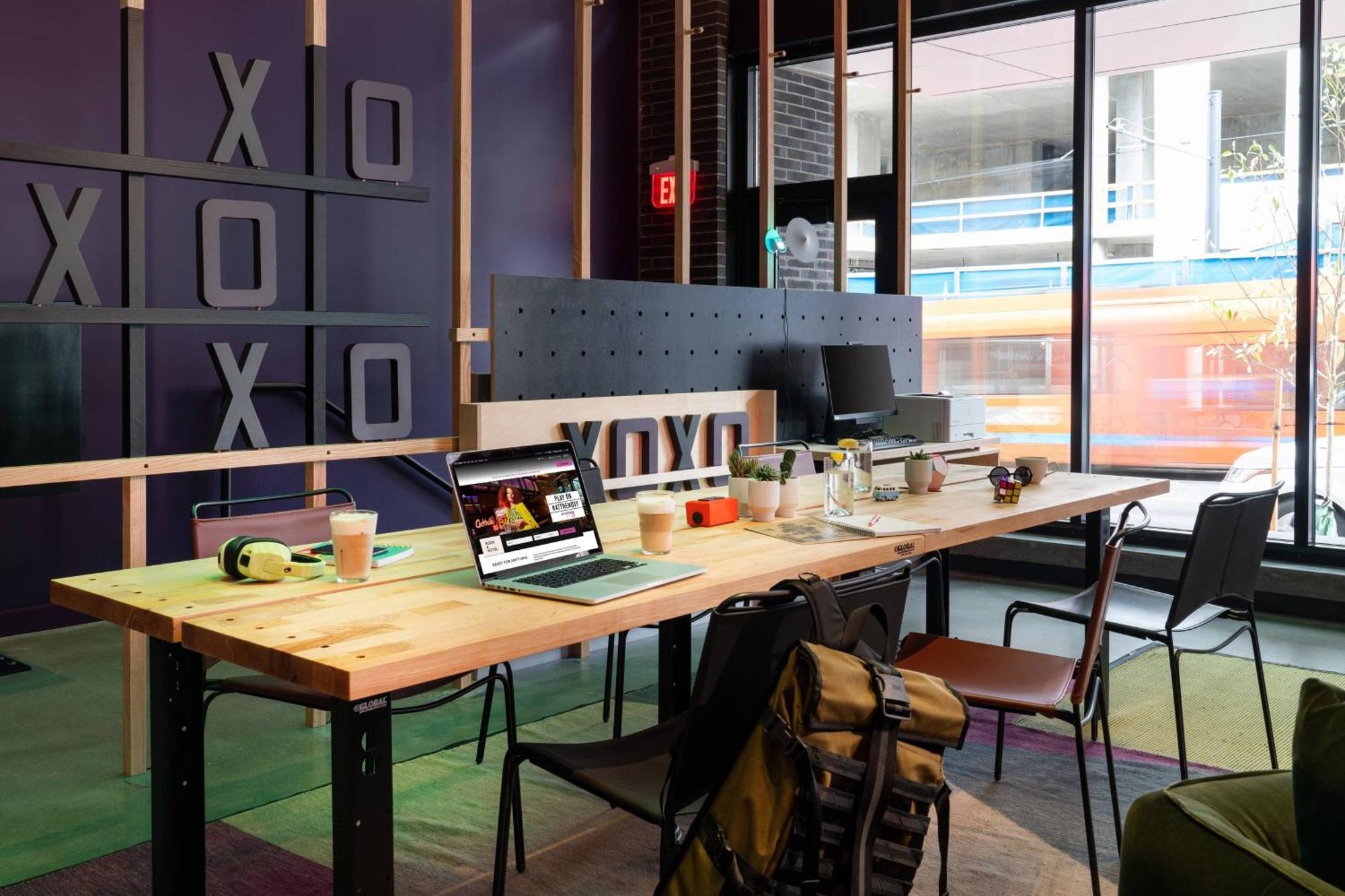 Moxy Portland Downtown Hotel Exterior photo