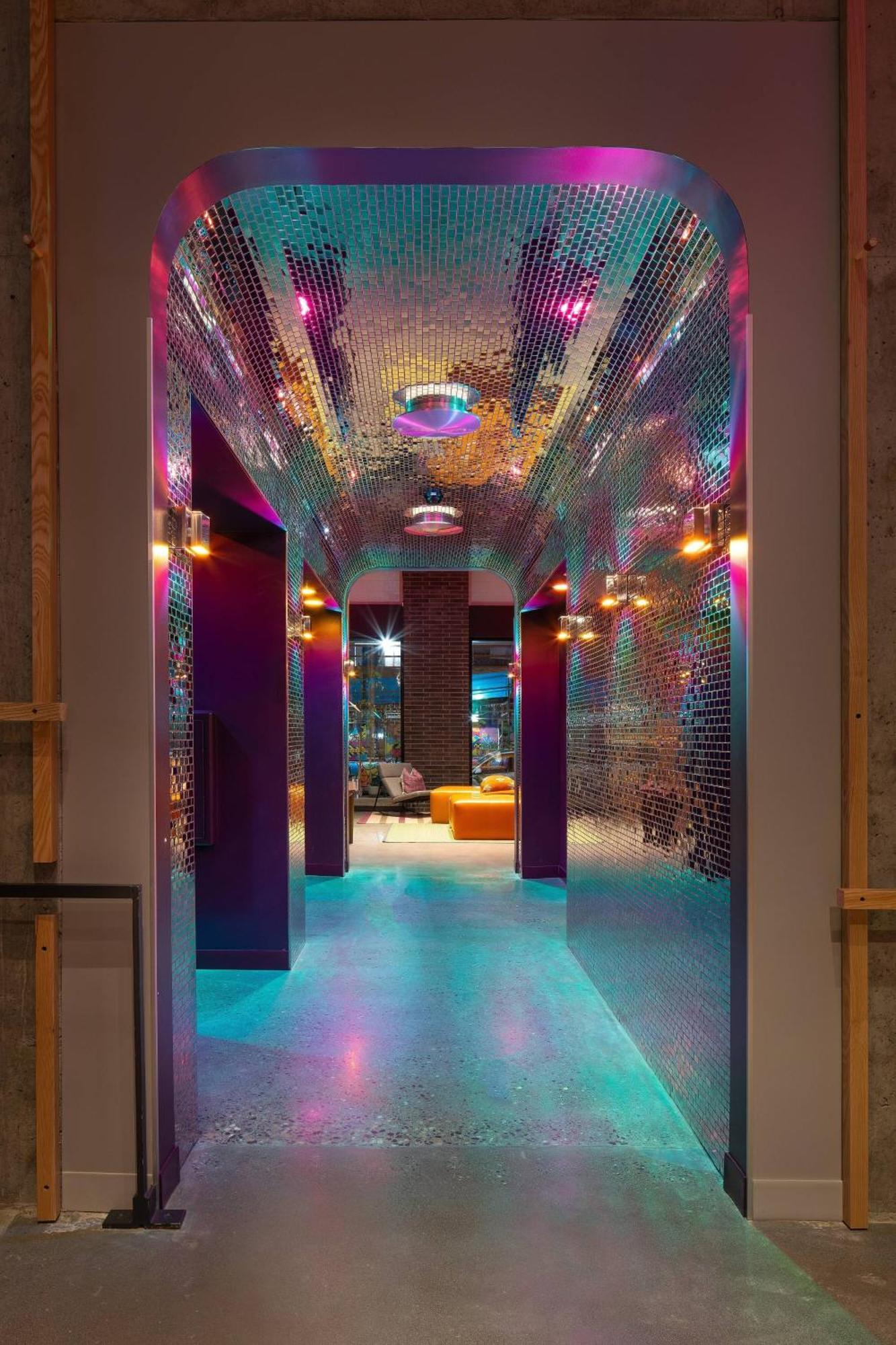 Moxy Portland Downtown Hotel Exterior photo