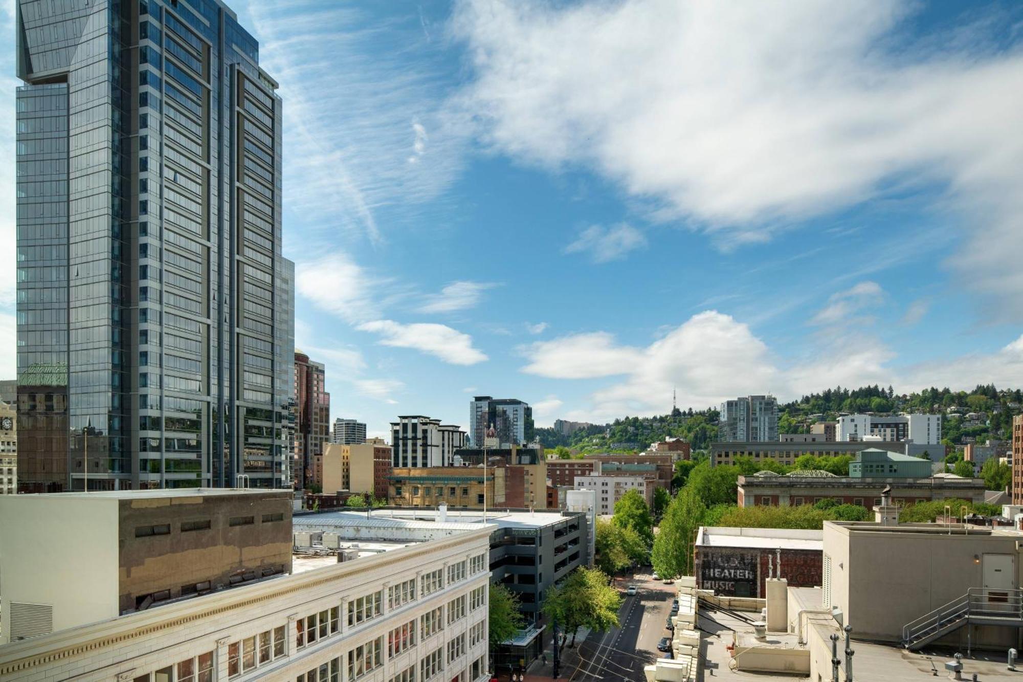 Moxy Portland Downtown Hotel Exterior photo