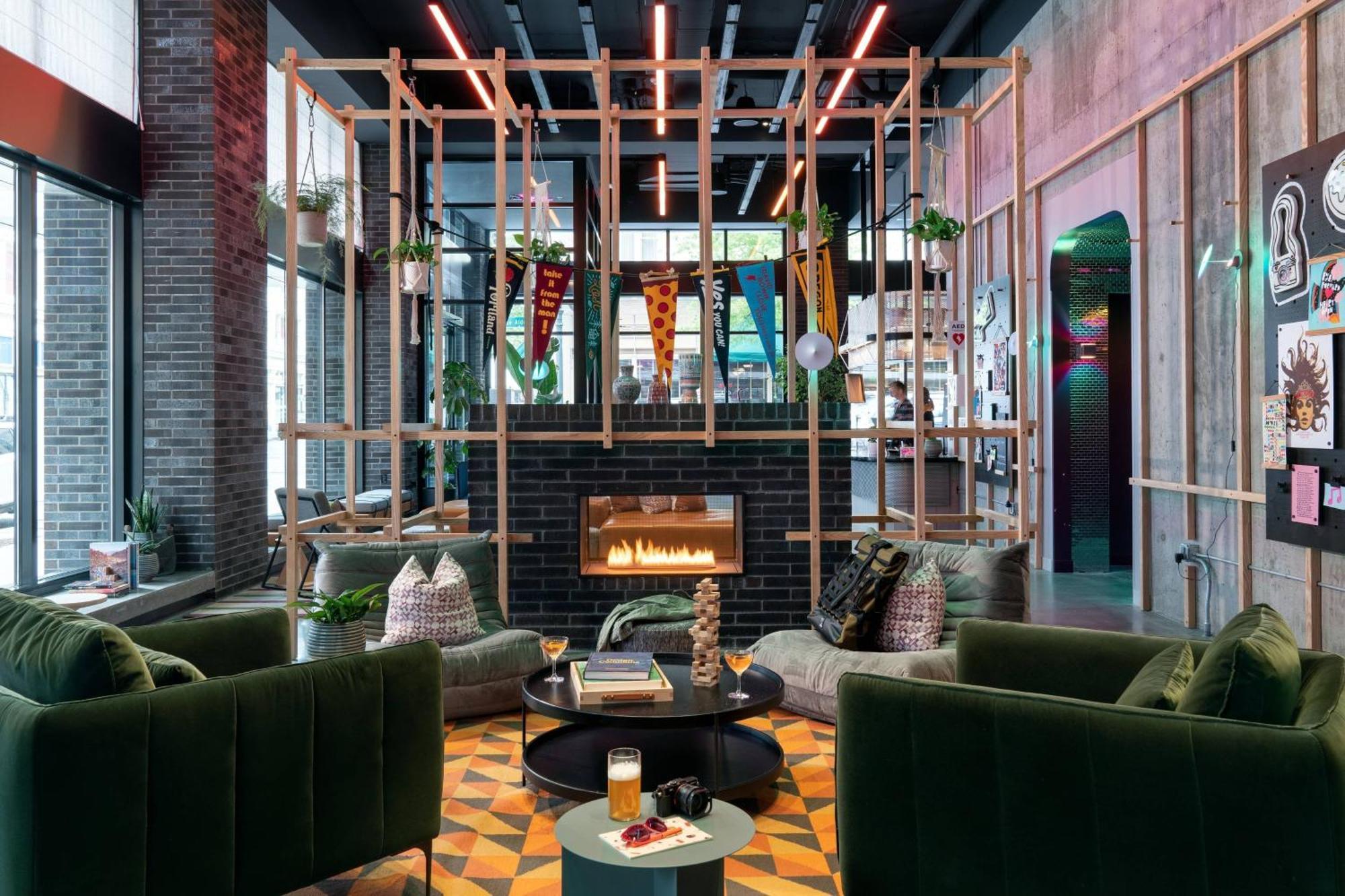 Moxy Portland Downtown Hotel Exterior photo