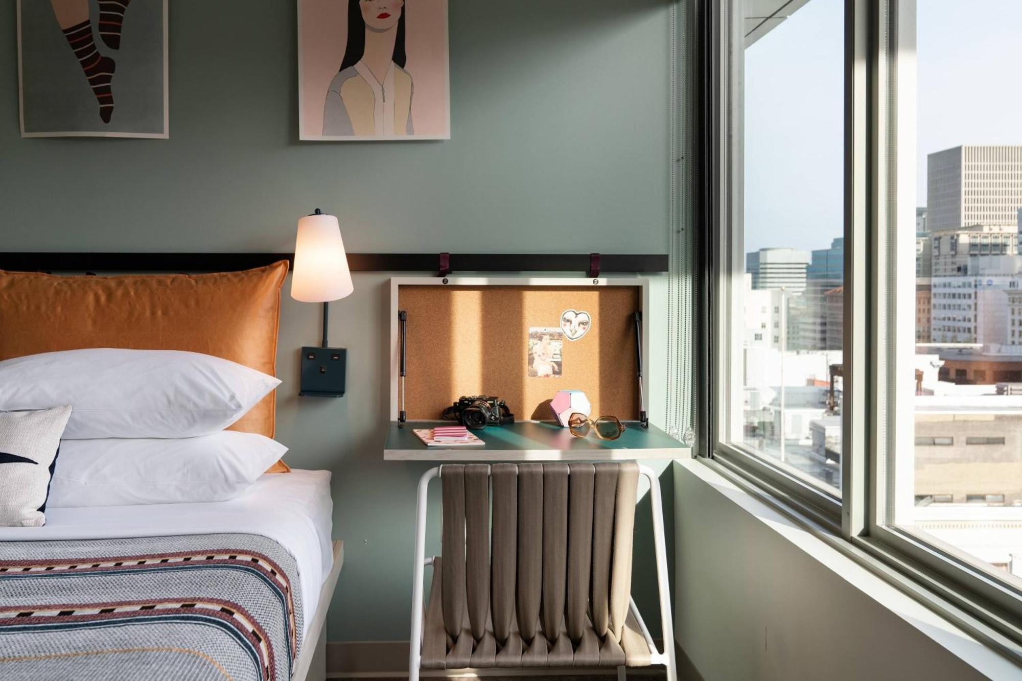 Moxy Portland Downtown Hotel Exterior photo