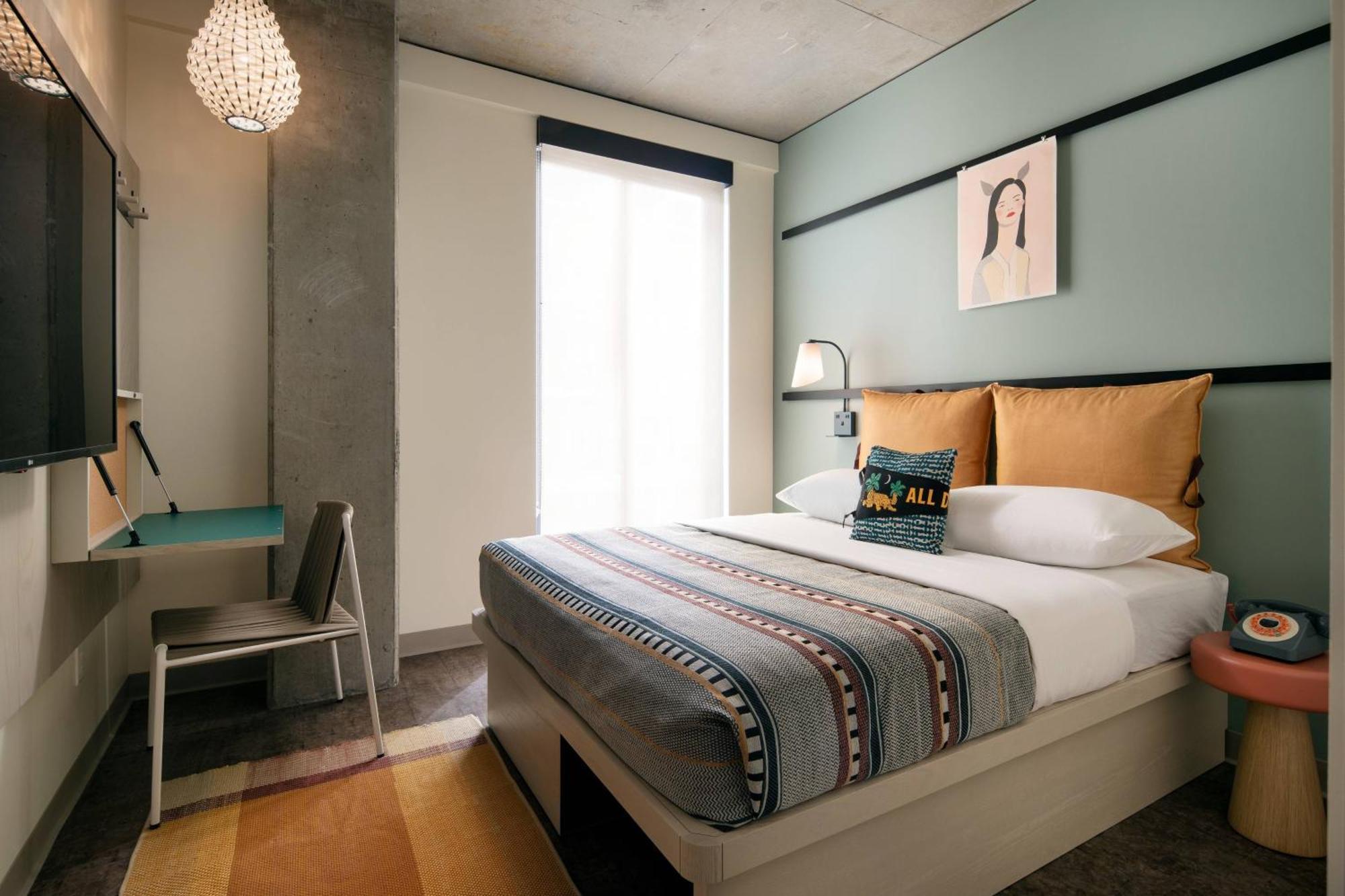 Moxy Portland Downtown Hotel Exterior photo
