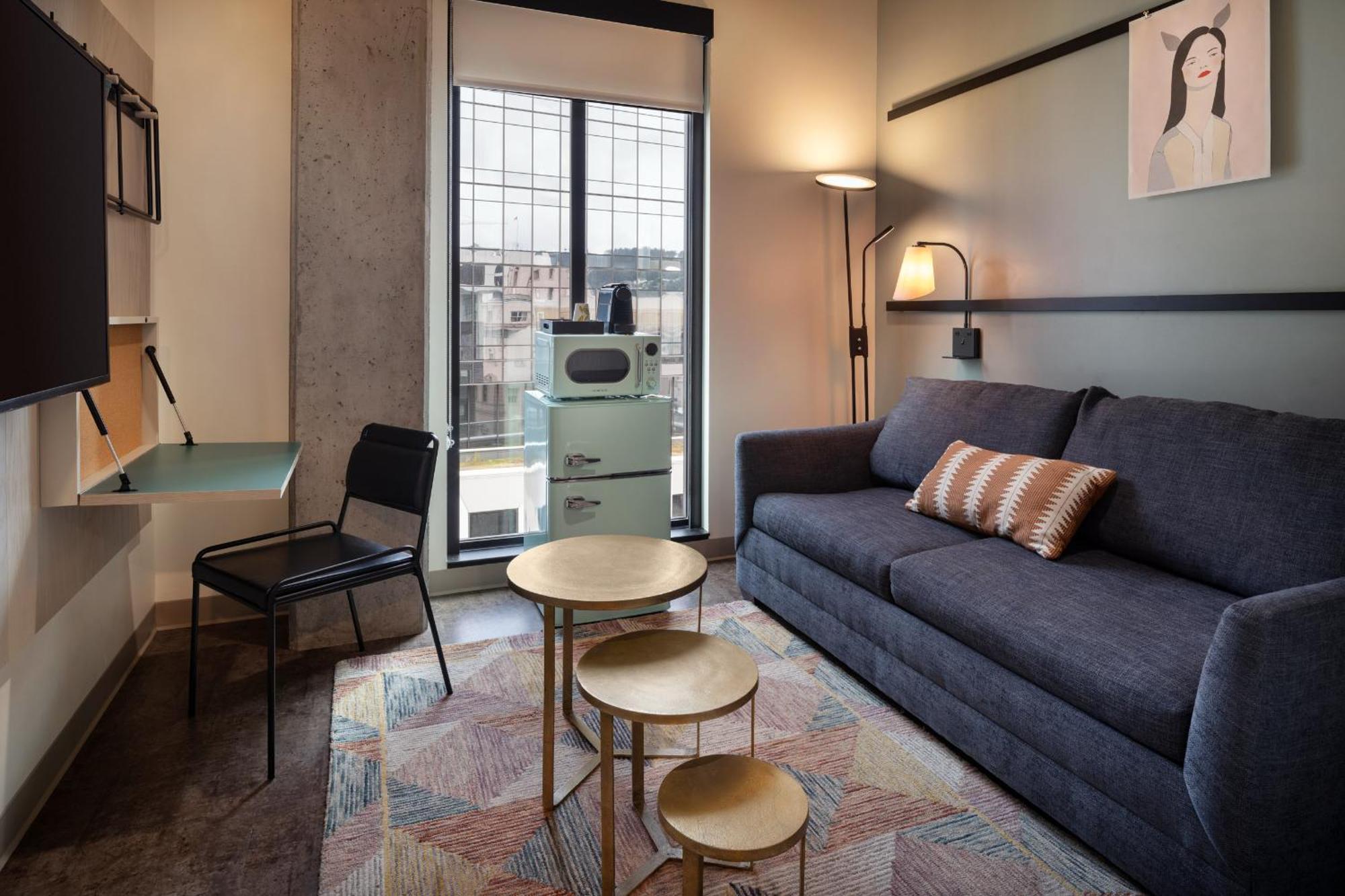 Moxy Portland Downtown Hotel Exterior photo