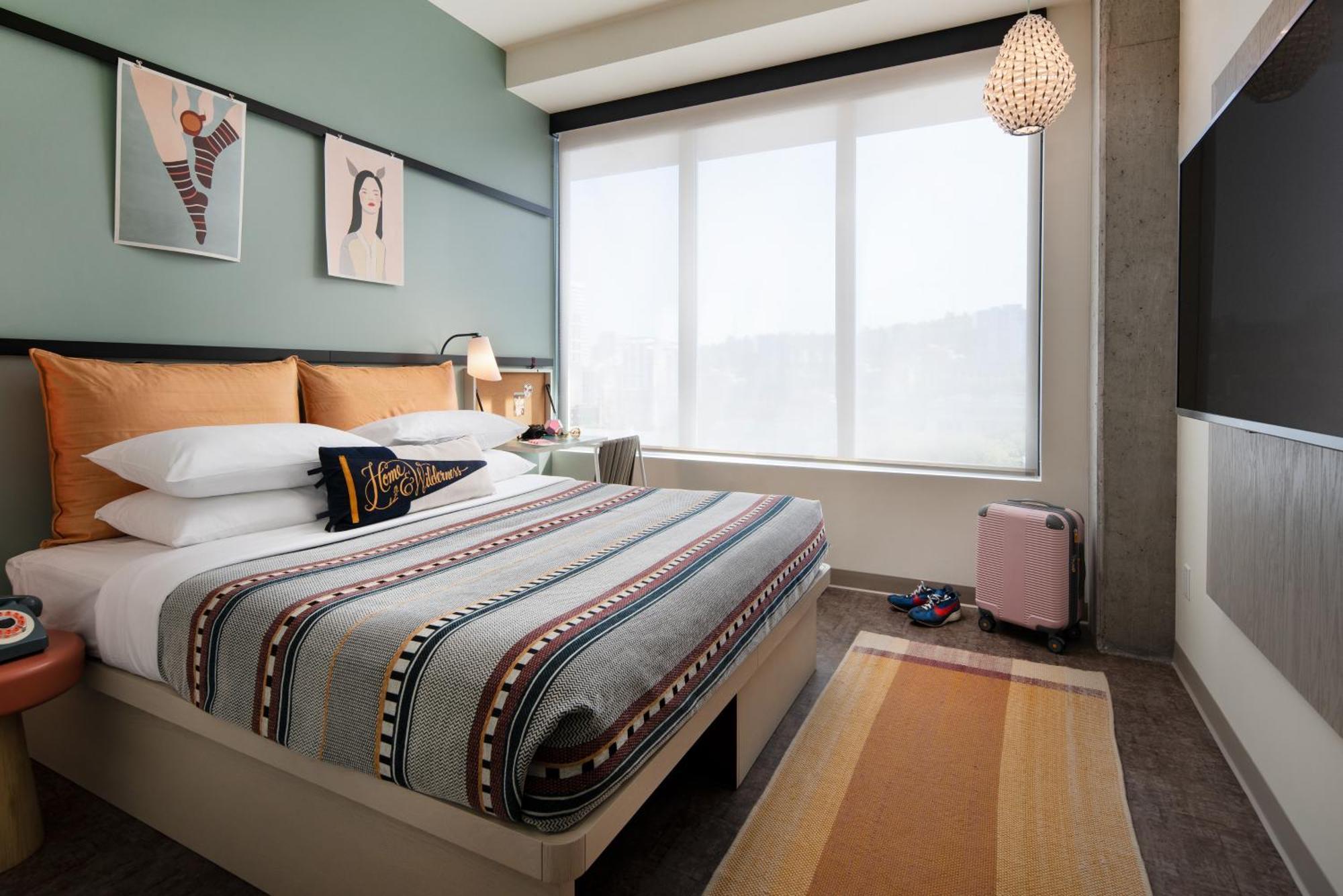 Moxy Portland Downtown Hotel Exterior photo